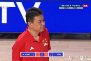 Vương Triệu Phong: Tình hình ở miền Tây rõ ràng rồi, hình như 11 đội tranh 10 suất vào vòng tứ kết.